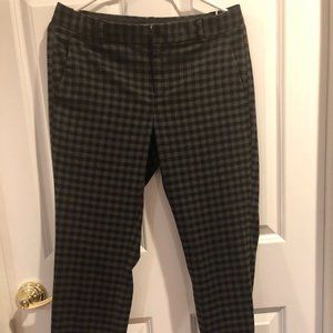 Banana Republic Ryan Pant in Black/Gray Checkered pattern, Size 4